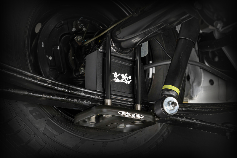 走行中に加わる力をあらゆる条件下で強固に受け止め、アクスルおよびブロック本体のズレを抑制。