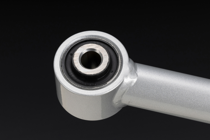 最新技術によって生成された高品質NR材を使用した専用ブッシュ。厳選された材料を独自技術で射出成形。