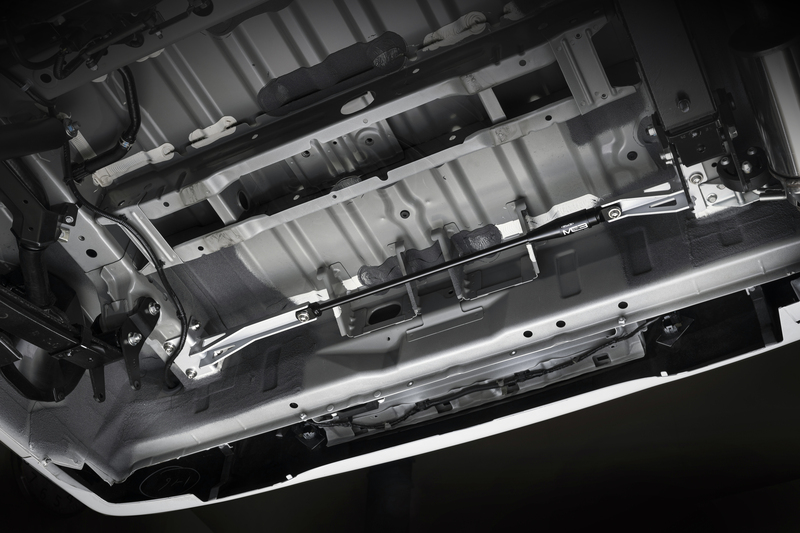 ■モーションコントロールビーム ［リア］