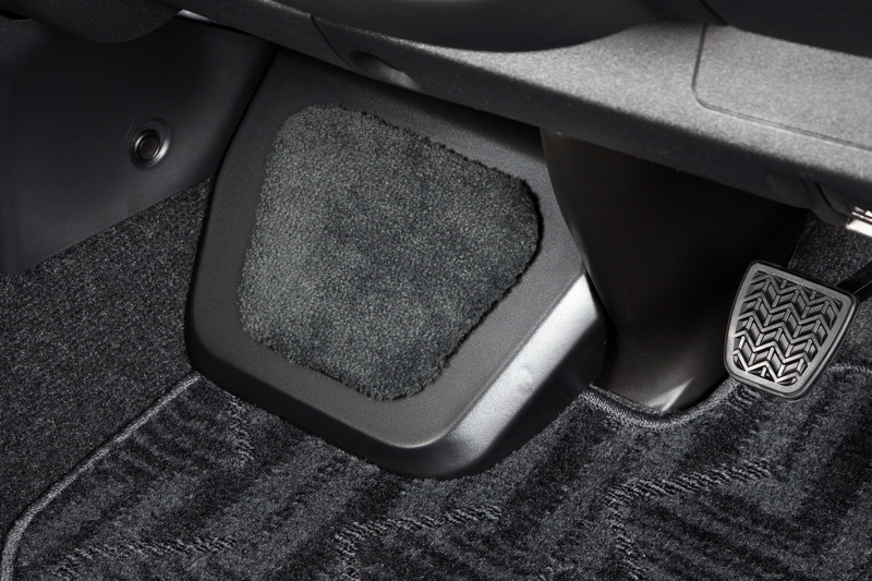 ハイエース フットレスト ハイエース フットレスト 運転席側 garage11 ハイエース フットレスト ハイエース フットレスト 運転席側 garage11